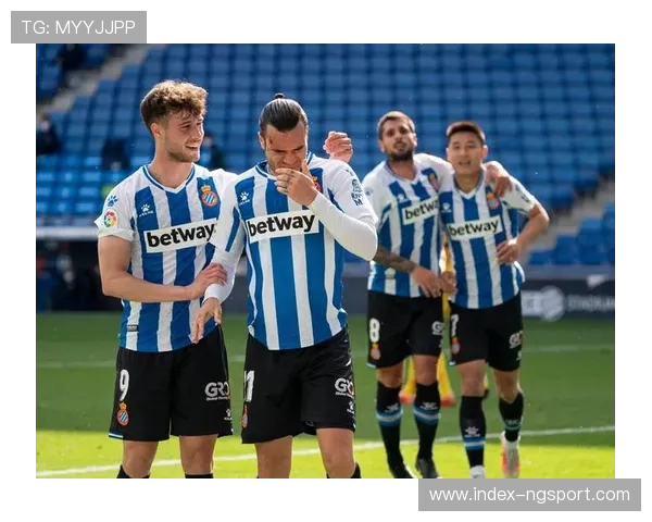 西班牙人53分钟头球破门，客场防守稳固